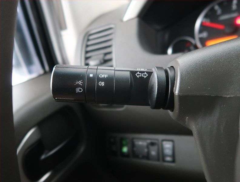 Nissan Pathfinder (2006) 2.5 dCi , 4X4 - fotka 16 z 18