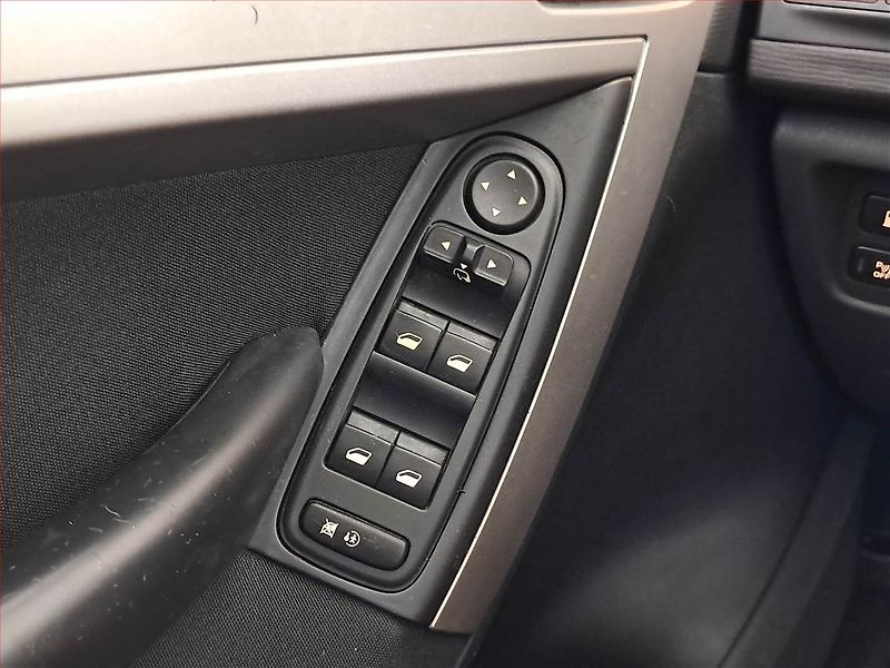 Citroën C4 Picasso (2010) 1.6 HDi, Automat, po STK - fotka 18 z 19