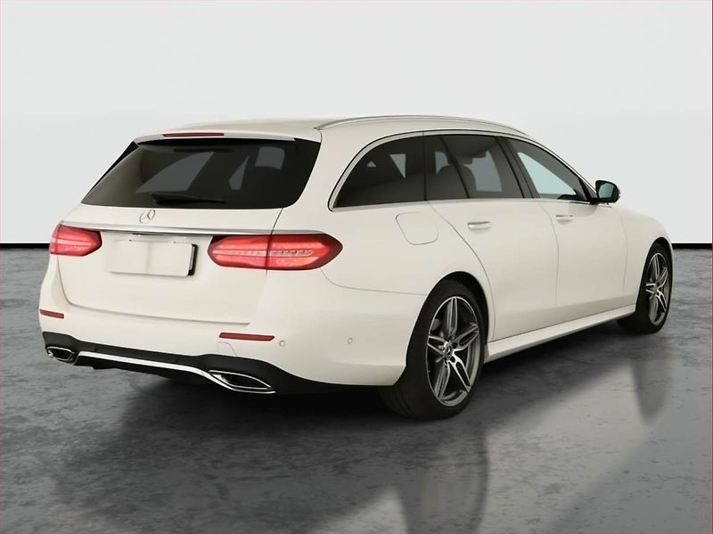 Mercedes-Benz Třídy E (2018) E 220 d 4MATIC - fotka 5 z 21
