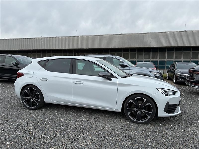 Cupra Leon 2,0 TSI 221 KW - fotka 6 z 29