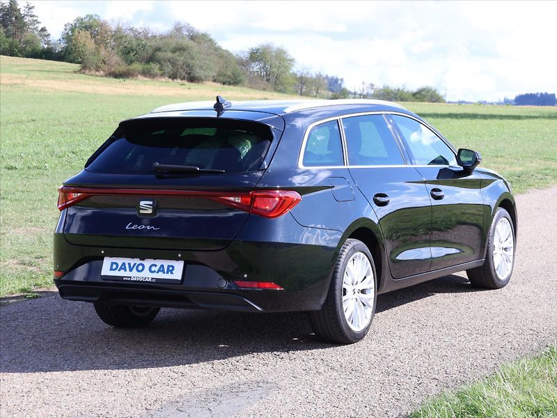 Seat Leon 2,0 TDI DSG Xcellence ST - fotka 7 z 31