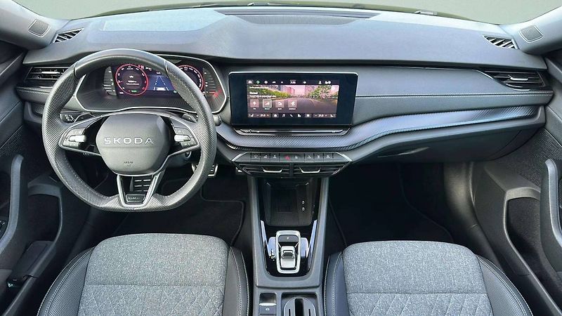 Škoda Octavia Sportline 1,5 TSI m-HEV 110kW - fotka 5 z 30