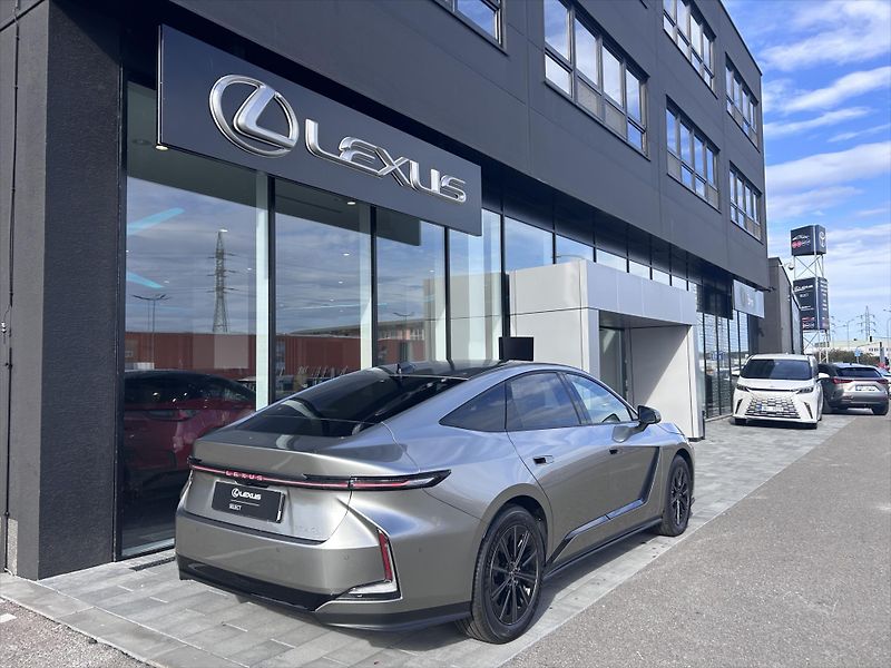 Lexus ES 300h 2,5 300h Prestige + Paket Top - fotka 5 z 12