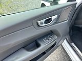 Volvo XC60 2,0 B4 D Plus Dark AWD AT - náhled 11