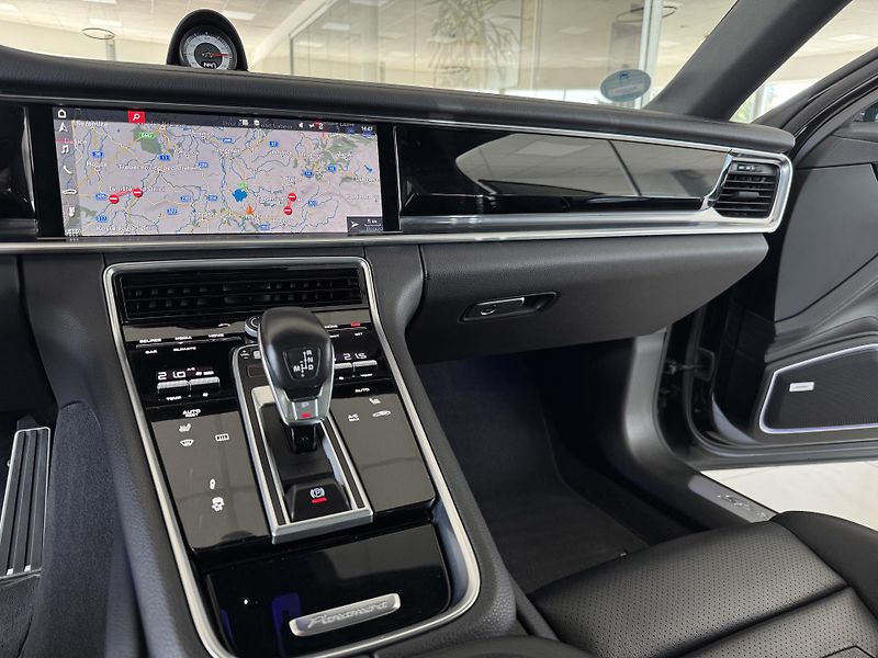 Porsche Panamera 4S 324kW*Chrono*REZERVACE! - fotka 19 z 39