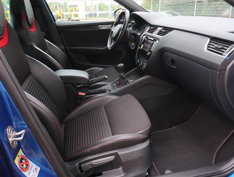 Škoda Octavia (2013) RS 2.0 TDI, Serv.kniha, Xenony - fotka 9 z 20