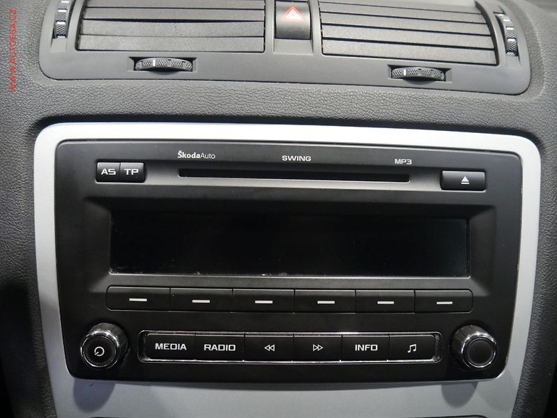 Škoda Octavia (2011) 1.4TSI, 1.maj,ČR, Ambition, - fotka 15 z 16