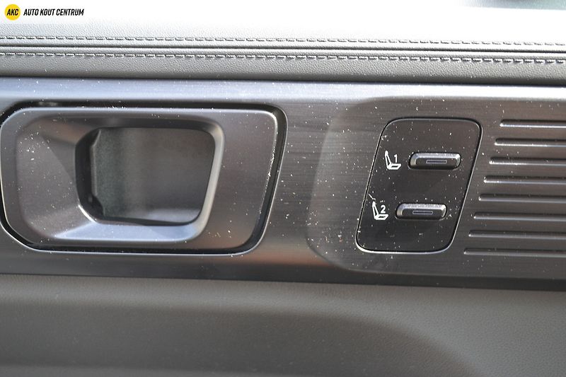 Hyundai Santa Fe 1.6T-GDI HEV 4WD CALLIGRAPHY 7 - fotka 82 z 95