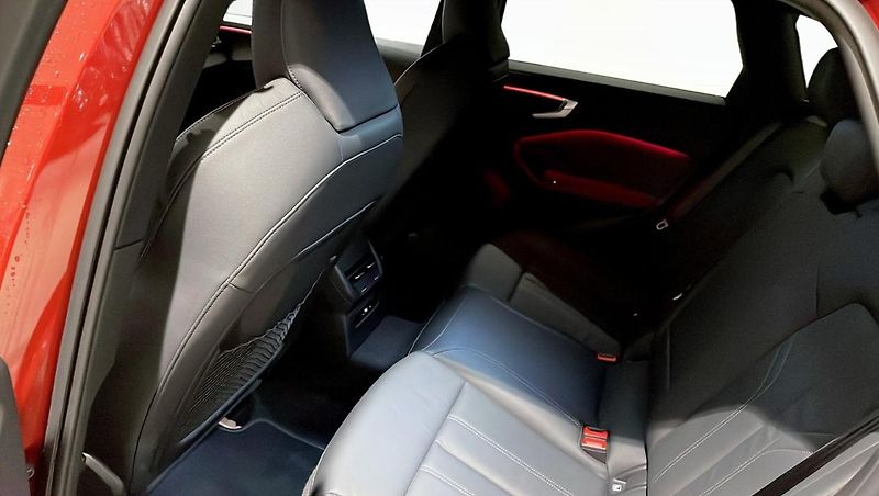 Audi A5 Avant e-hybrid S-line quattro  - fotka 11 z 13