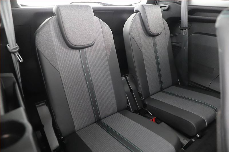 Peugeot 5008 (2023) PureTech 130 - fotka 9 z 20