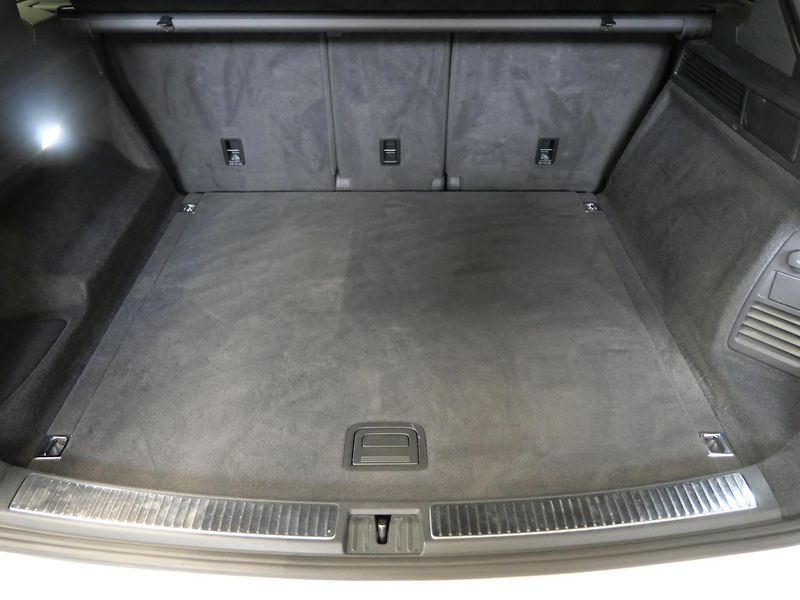 Volkswagen Touareg - fotka 23 z 24