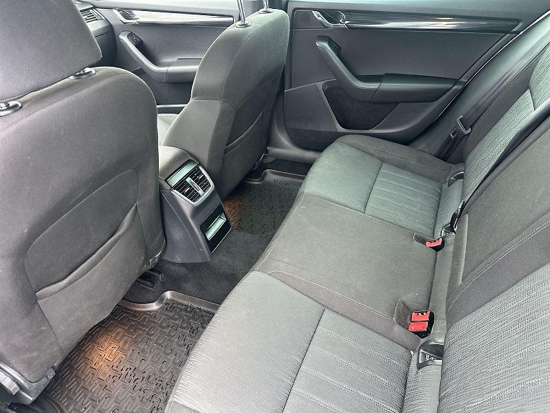 Škoda Octavia (2018) Combi 2.0 TDI DSG Style - fotka 8 z 29