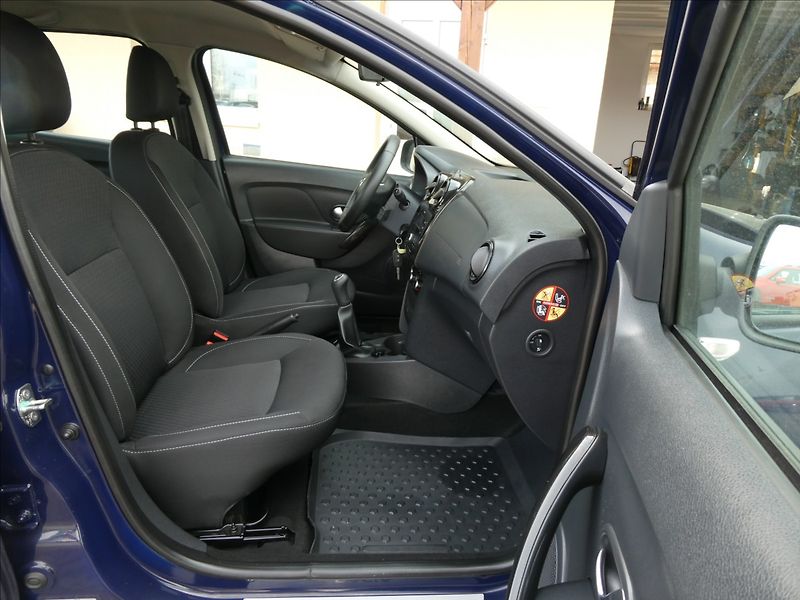 Dacia Logan 1,0 SCe Arctica, KLIMA, ČR - fotka 23 z 35