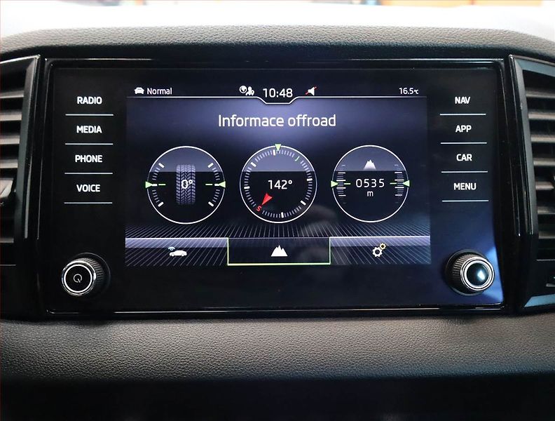 Škoda Karoq (2022) Sportline 2.0 TDI - fotka 16 z 21