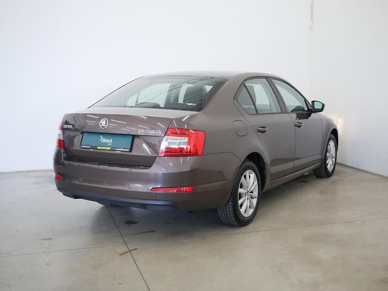 Škoda Octavia - fotka 2 z 24