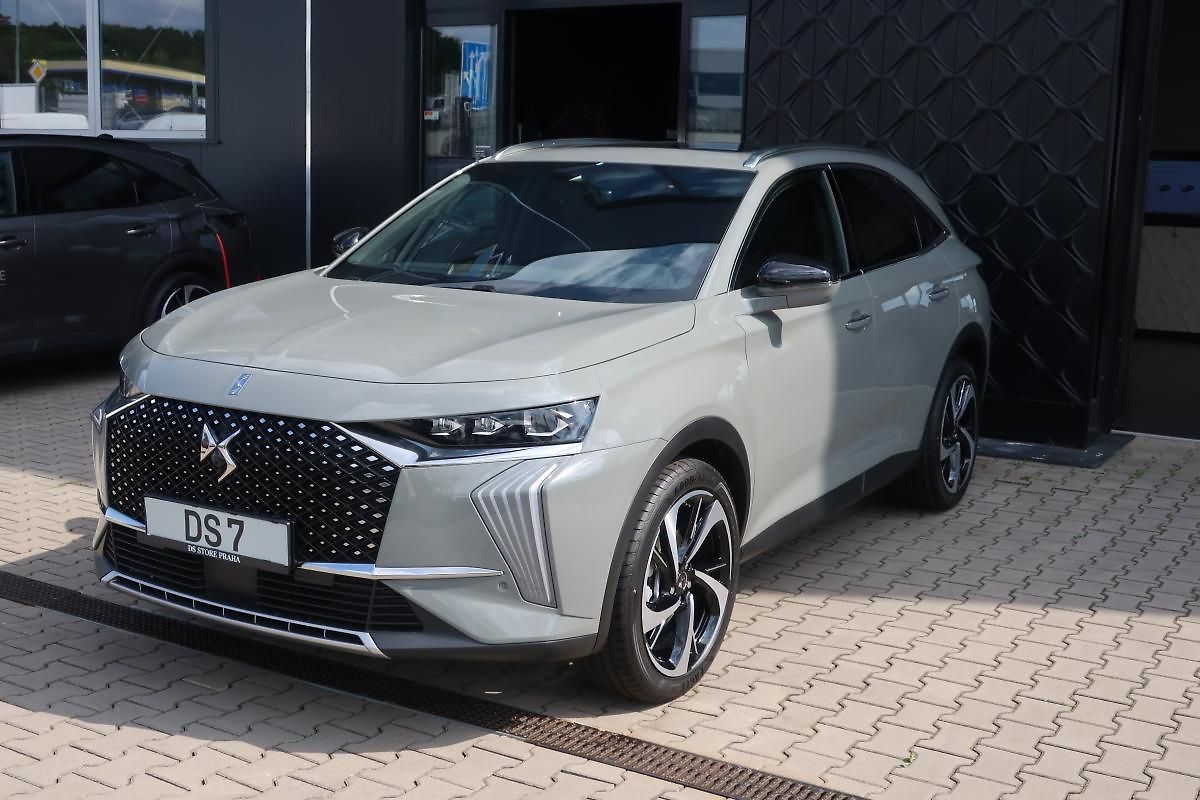 DS Automobiles DS7 7 RIVOLI 1.5 BlueHDi 130k EAT8