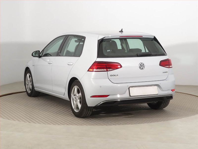 Volkswagen Golf (2018) Comfortline 1.5 TSI - fotka 4 z 21
