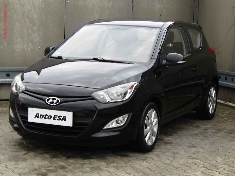 Hyundai i20 (2013) 1.2i, Klima - fotka 3 z 16
