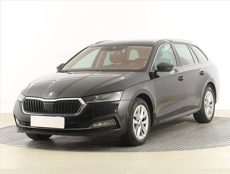 Škoda Octavia (2023) 2.0 TDI - fotka 2 z 29