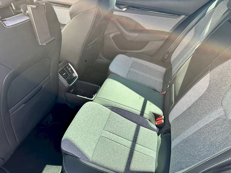 Škoda Octavia (2024) 1.5 TSI 110kW MHEV Top Selecti - fotka 18 z 22