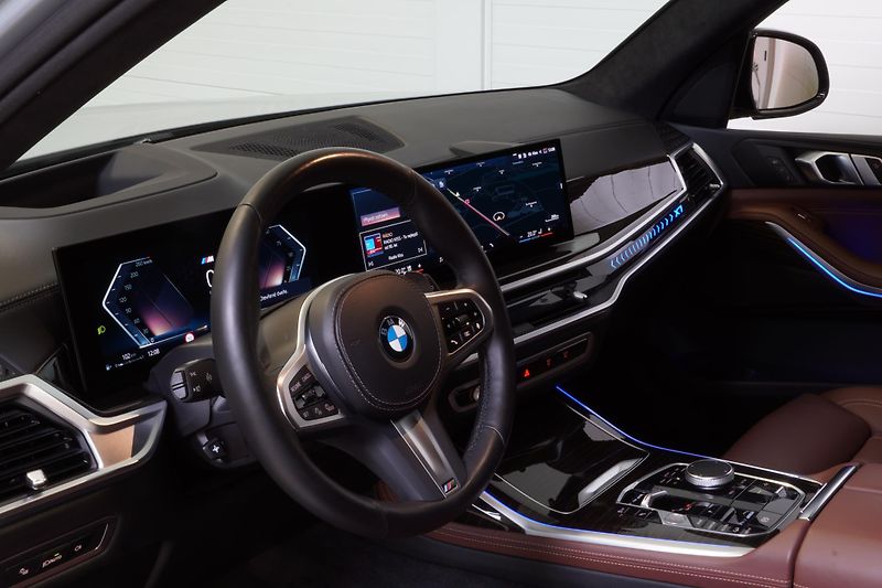 BMW X7 Xdrive40i,M-paket,ČR,1.M,Tažné - fotka 16 z 41