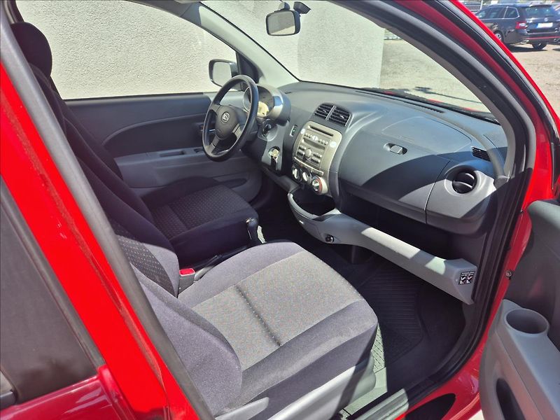 Daihatsu Sirion 1,0 i 51Kw Klima ALU - fotka 18 z 26
