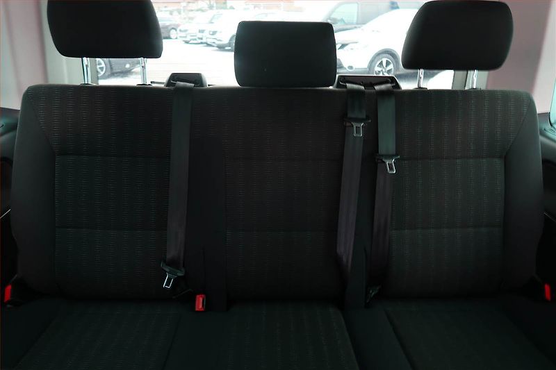 Volkswagen Multivan (2015) Comfortline 2.0 TDI, DPH - fotka 17 z 17