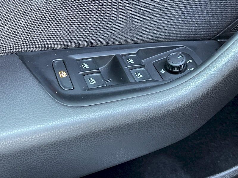 Volkswagen Passat (2023) 2.0TDI 110kW DSG Business - fotka 21 z 34