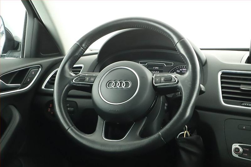 Audi Q3 (2014) Exclusive 2.0 TDI, 4X4 - fotka 8 z 14