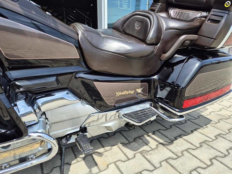 Honda GL 1500 Gold Wing SE (1993) - fotka 12 z 24