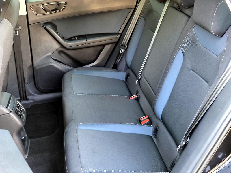 Seat Ateca 1,6TDi STYLE, SERV.KN. 1.maj   - fotka 23 z 49