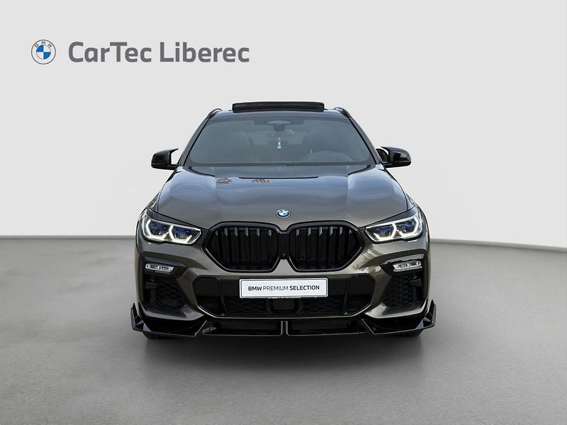 BMW X6 M50i - fotka 17 z 20