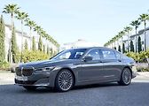 BMW 740e iPerformance. Emise 45 g/CO2 na km. Spotřeba 2,0 l/100 km.