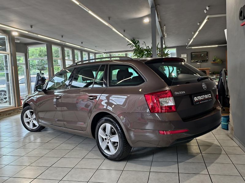 Škoda Octavia 1.4 TSi 110kW, PDC, TEMPOMAT  - fotka 22 z 22