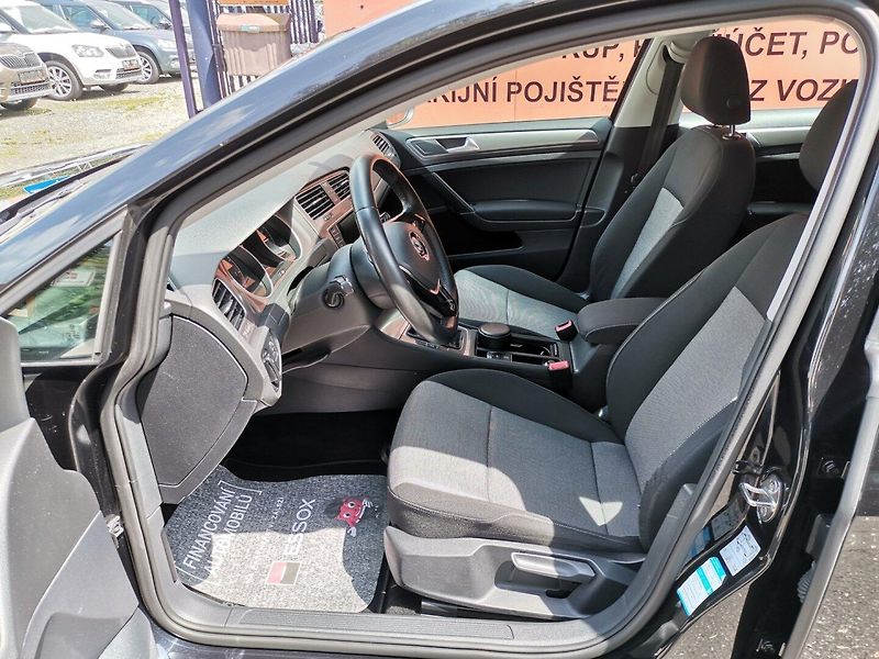 Volkswagen Golf Variant (2014) 1.2TSi 77kw PDC - fotka 10 z 27