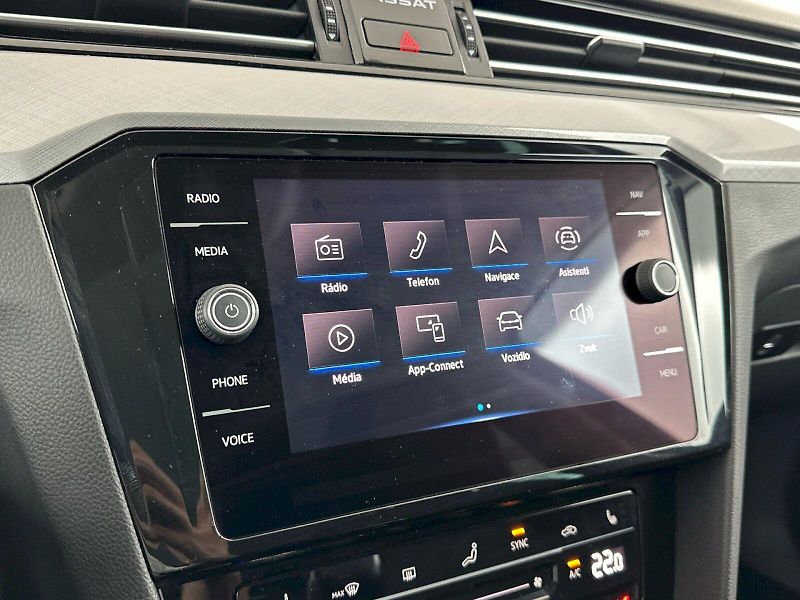 Volkswagen Passat (2022) Business 2.0 TDI 110kW - fotka 16 z 30