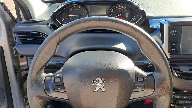 Peugeot 208 1.2 PureTech Active - fotka 23 z 26