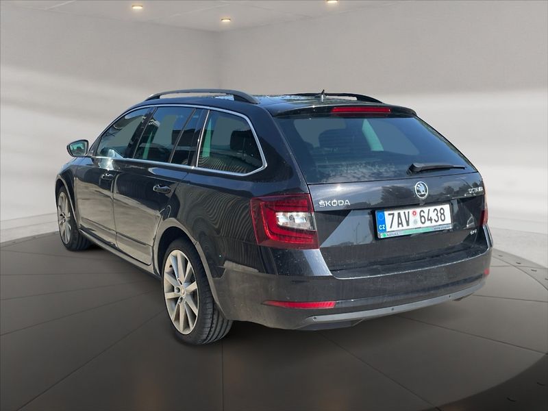 Škoda Octavia 2,0 TDI Style 4x4 AT - fotka 4 z 11