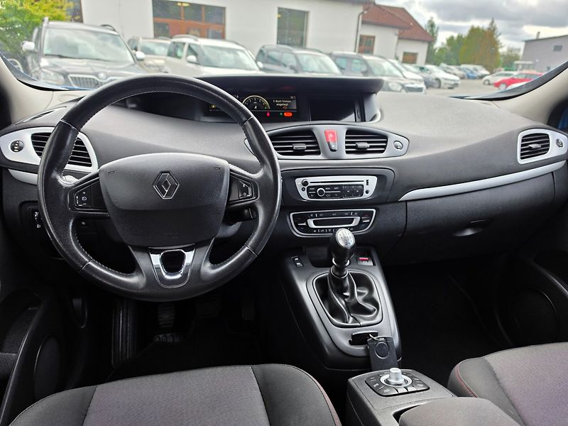 Renault Scénic (2013) 1.5 DCI - fotka 10 z 17