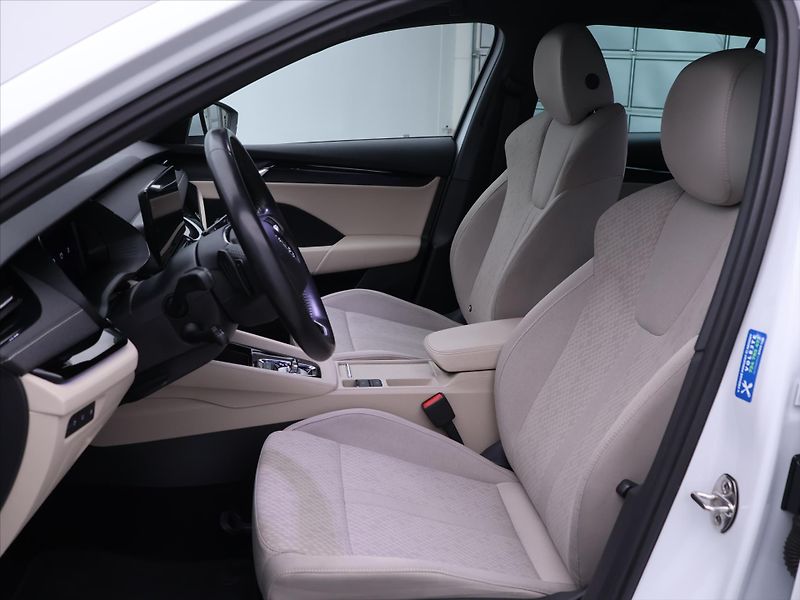 Škoda Octavia 2,0 TDI 110kW DSG Style CZ - fotka 12 z 40