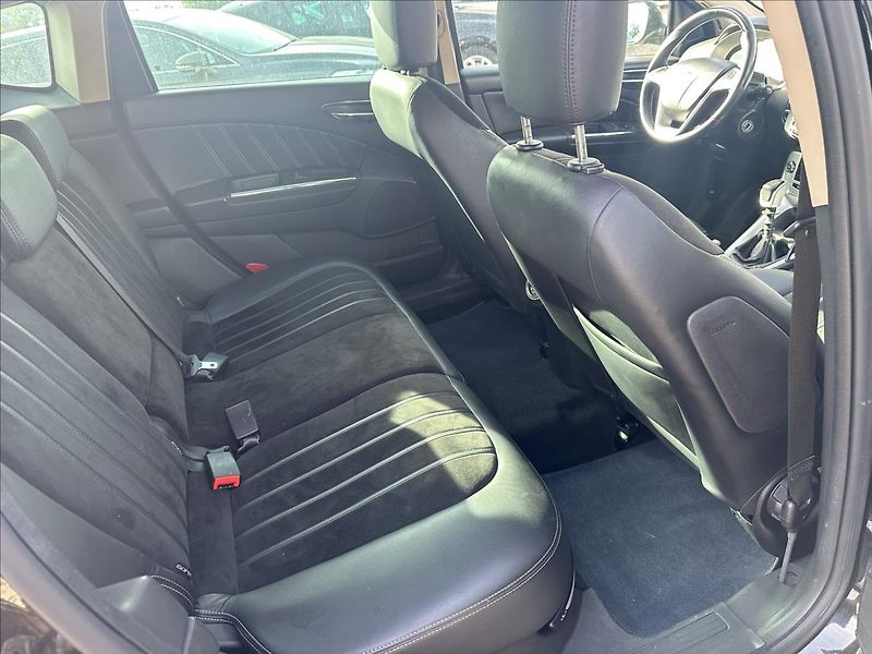 Lancia Delta 1,4 i 88kW DIGIKLIMA 6KVALT - fotka 18 z 21