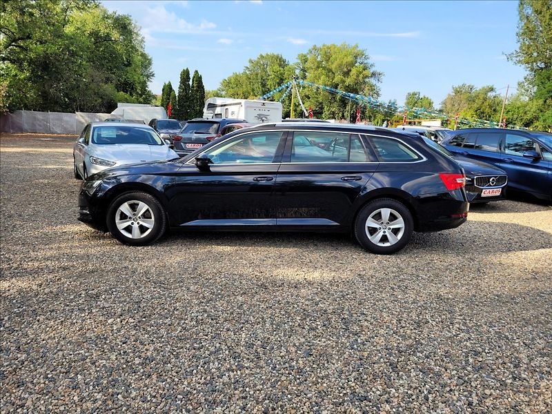 Škoda Superb 1,5 zálohováno - fotka 3 z 50