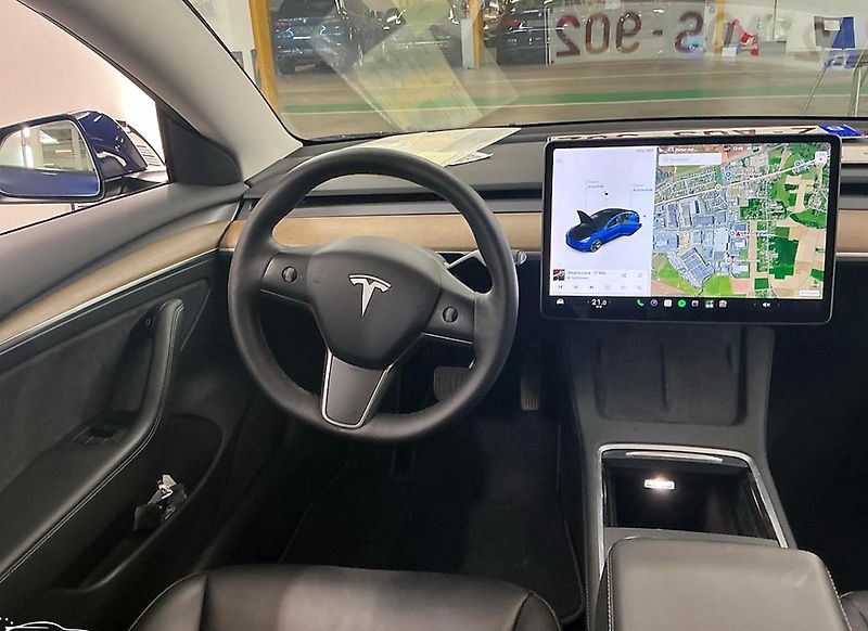 Tesla Model 3 (2021) Standard Range Plus LFP - fotka 7 z 7