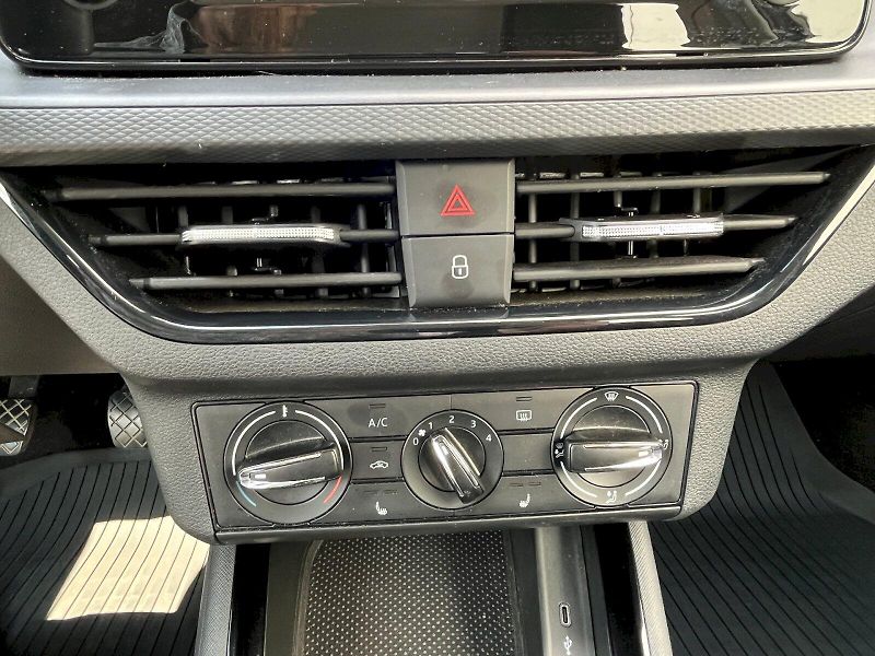 Škoda Kamiq (2023) 1.0 TSI 81 kW Ambition - fotka 20 z 27