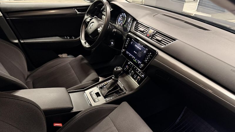 Škoda Superb (2020) 1.4 IV,PHEV ,DOJEZD 38KM,LED - fotka 3 z 49