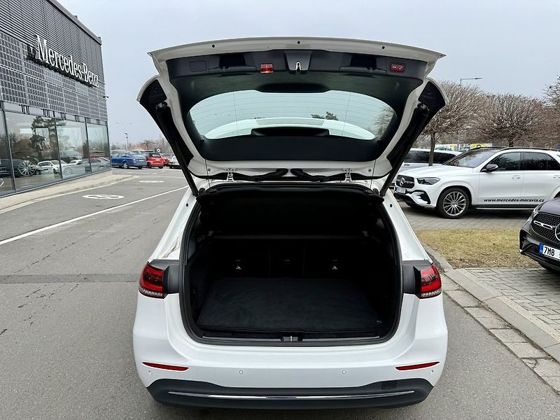 Mercedes-Benz Třídy B (2020) 180 d - fotka 16 z 36