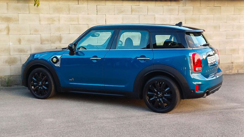 Mini Countryman COOPER 1.5 SE ALL4-1.maj-ČR - fotka 7 z 49