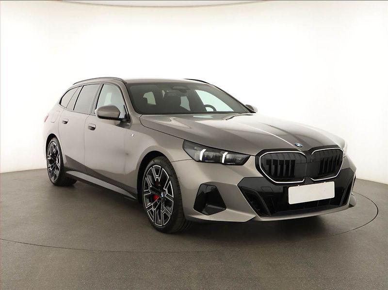BMW Řada 5 (2025) 540d xDrive, 360°, Paměť - fotografie inzerátu
