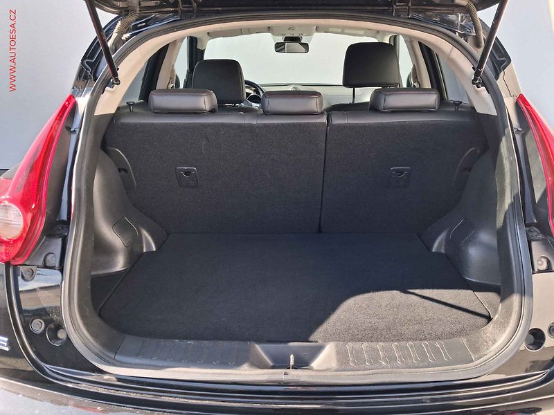 Nissan Juke (2010) 1.6i, Tekna - fotka 7 z 19