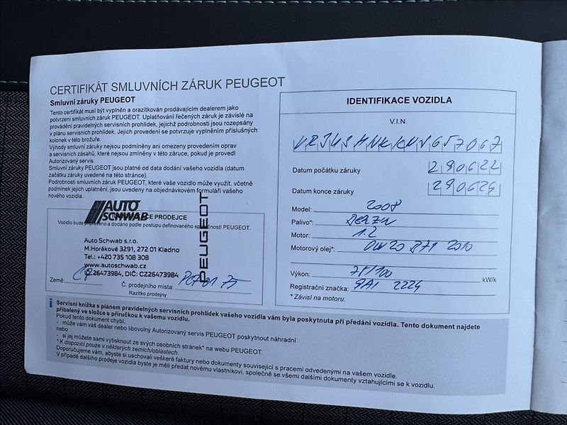 Peugeot 2008 1,2 i ALLURE DPH 1.maj původČR - fotka 47 z 50